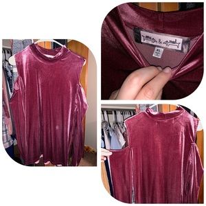 Off shoulder long sleeve top